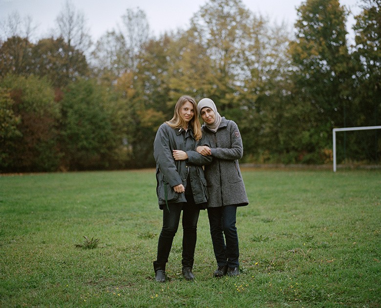 Mariam und Sonja sind Freunde geworden. Sonja hat in Kairo studiert und spricht Arabisch.